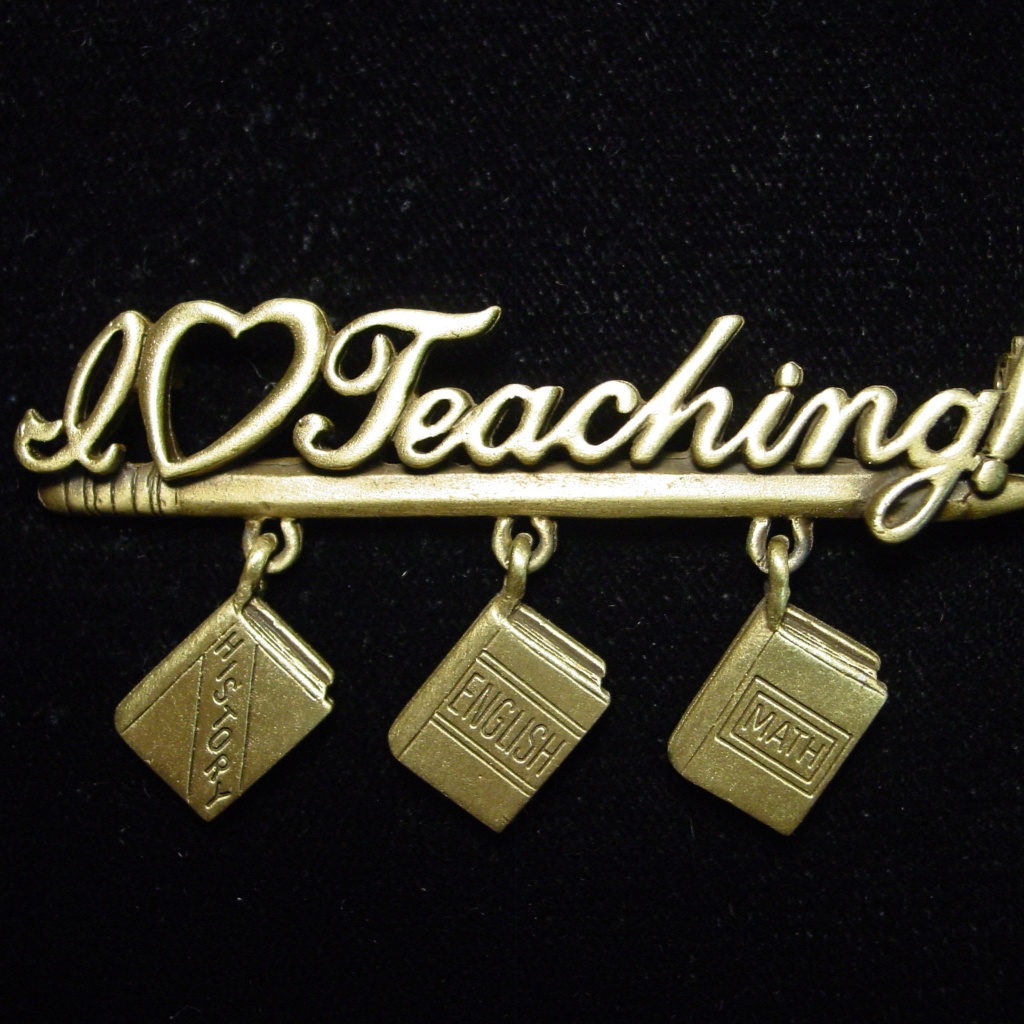 ‘I Teaching!' With Charms Pin Brooch